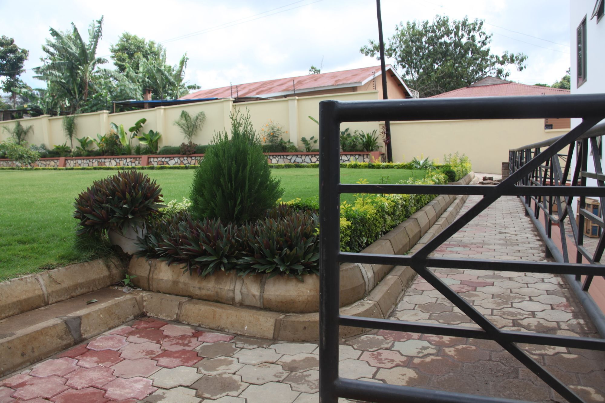 Merves Hotel Arusha Bagian luar foto